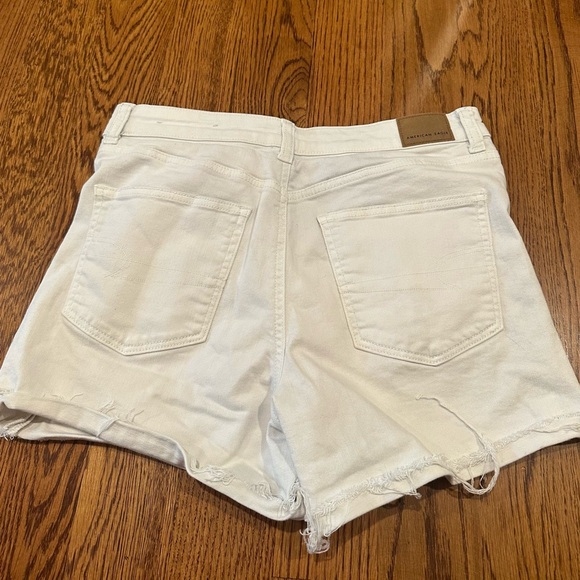 American Eagle Distressed White Denim Shorts - Picture 4 of 4